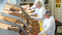 Anglia praca na produkcji dla par bez języka przy pakowaniu słodyczy Leeds